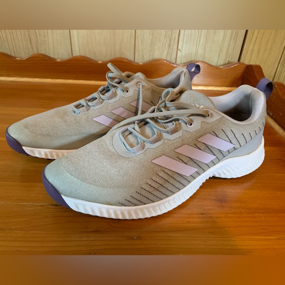 Women’s adidias bounce golf shoes